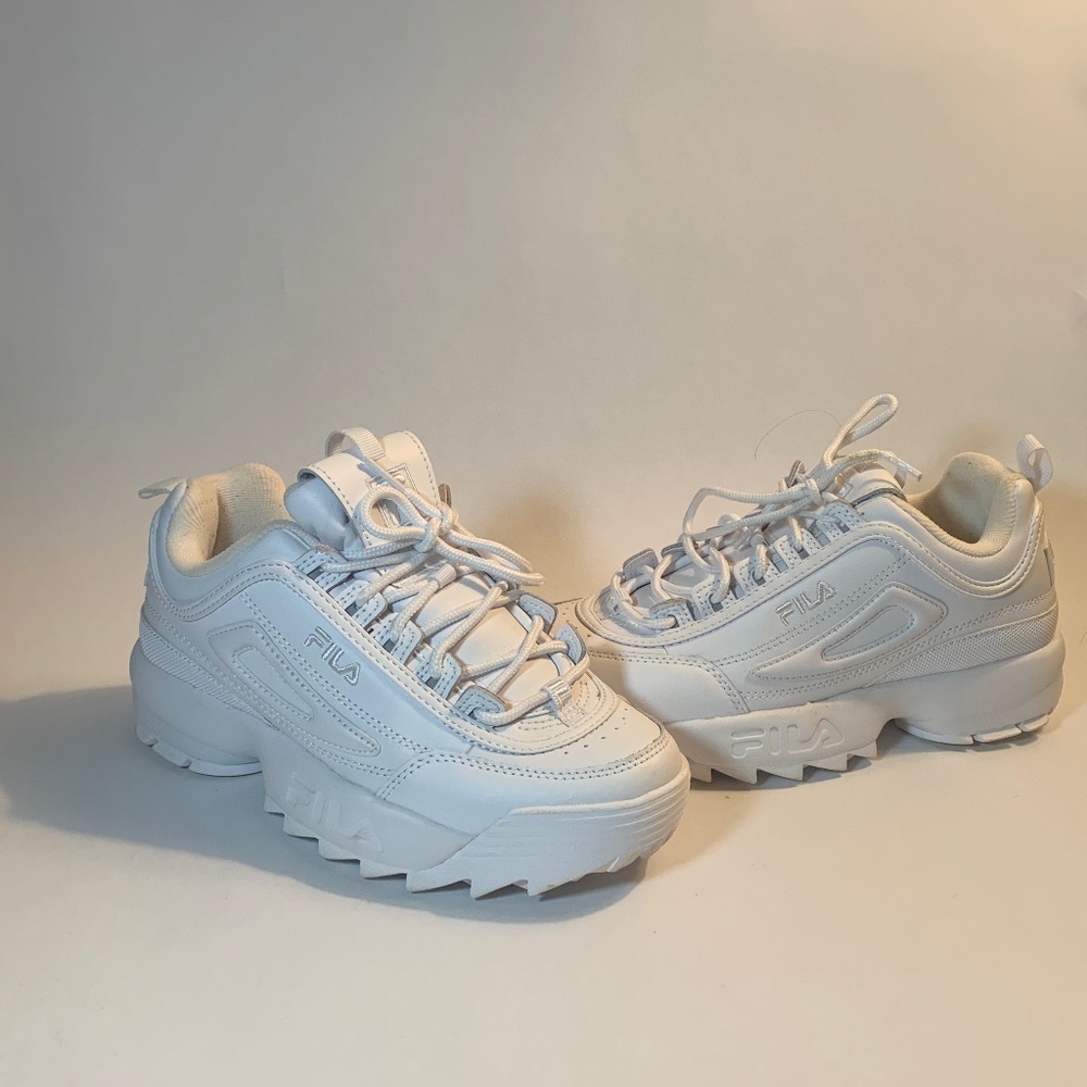 FILA Triple White Disruptor II's Women's 7.5 Men 6